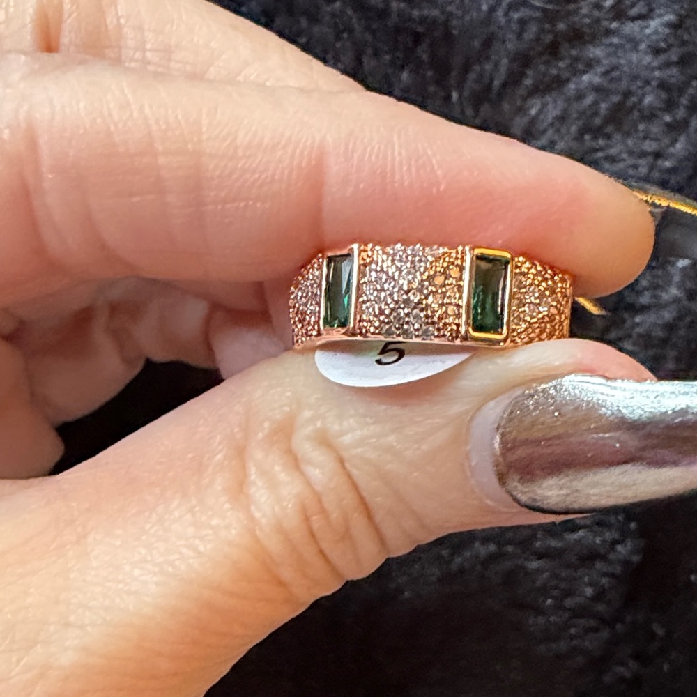 Bomb Party Emerald Ring | Size 5 | Rose Gold Plated | Baguette Cut | Pave NWT - Picture 3 of 5